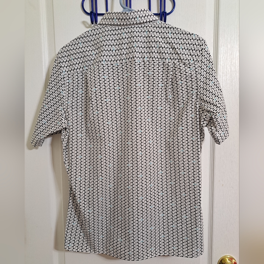 NWT Van Heusen Slim Never Tuck Shark Print Shirt M - Picture 6 of 6